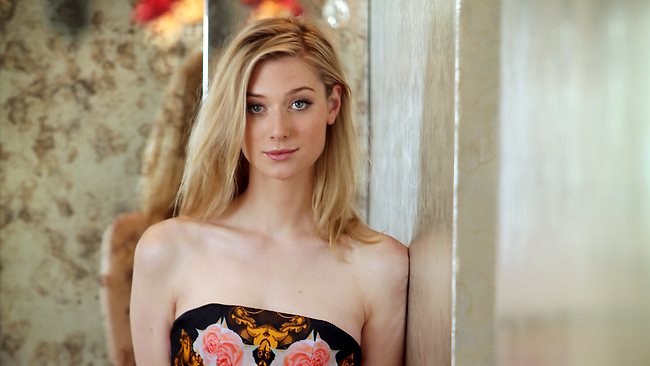 hot-faces-elizabeth-debicki