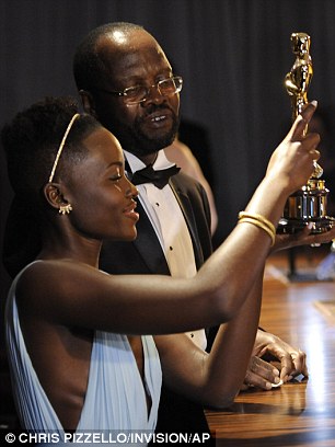 engraving Lupita 2